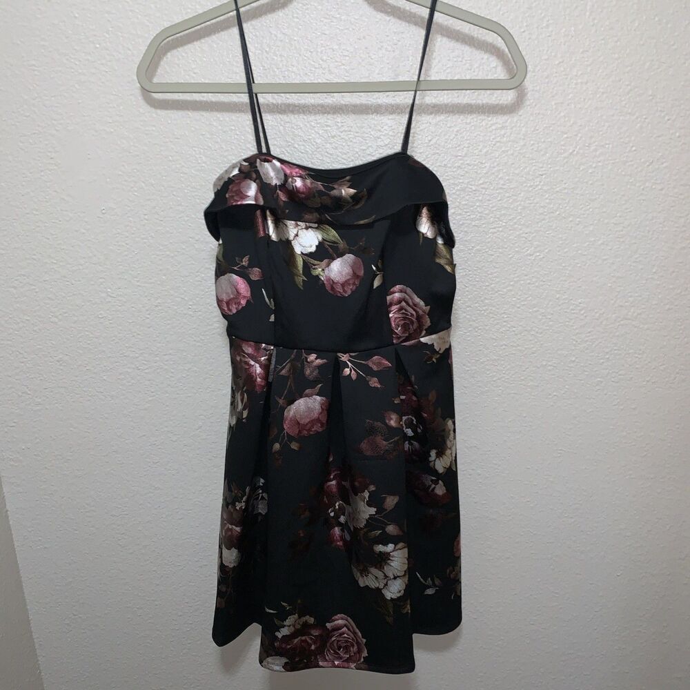 Sweet Storm Women’s Floral Mini Dress Size M Pink Metallic